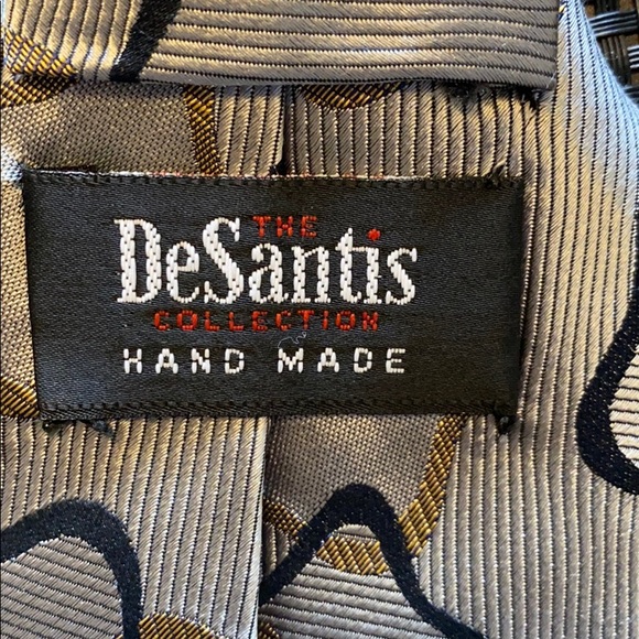 100% silk handmade DeSantis Tie - Picture 3 of 4